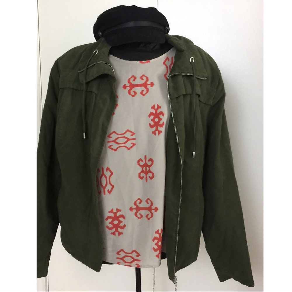Gianni Bini• Rustic Print Design Top